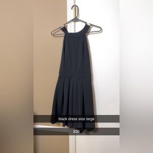 black dress size large with a bow on back